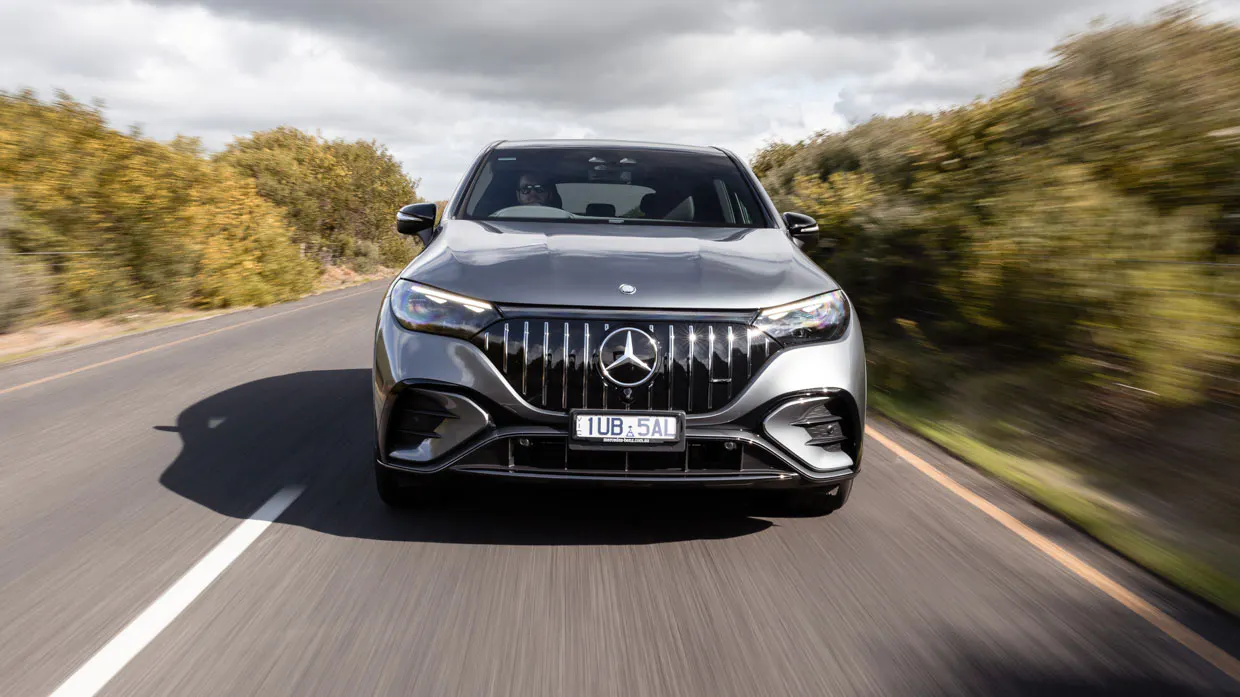 Mercedes-AMG EQE 53 SUV 2025 driving front