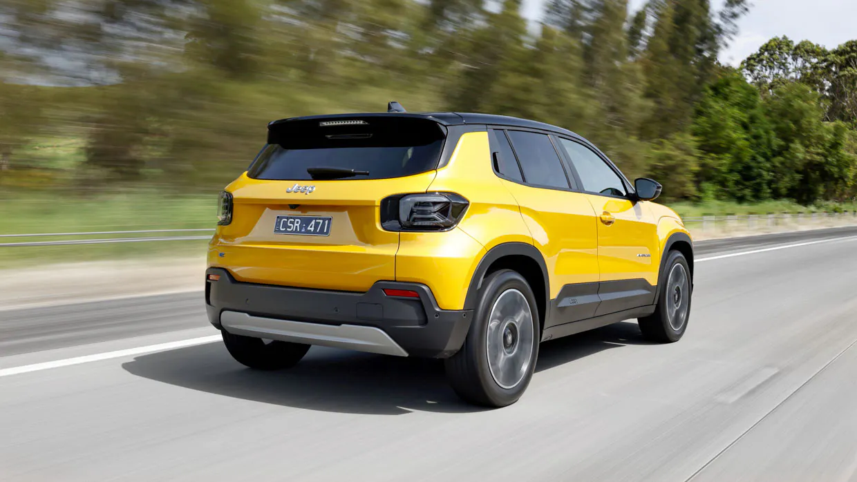 Jeep Avenger 2025 rear 3/4 2