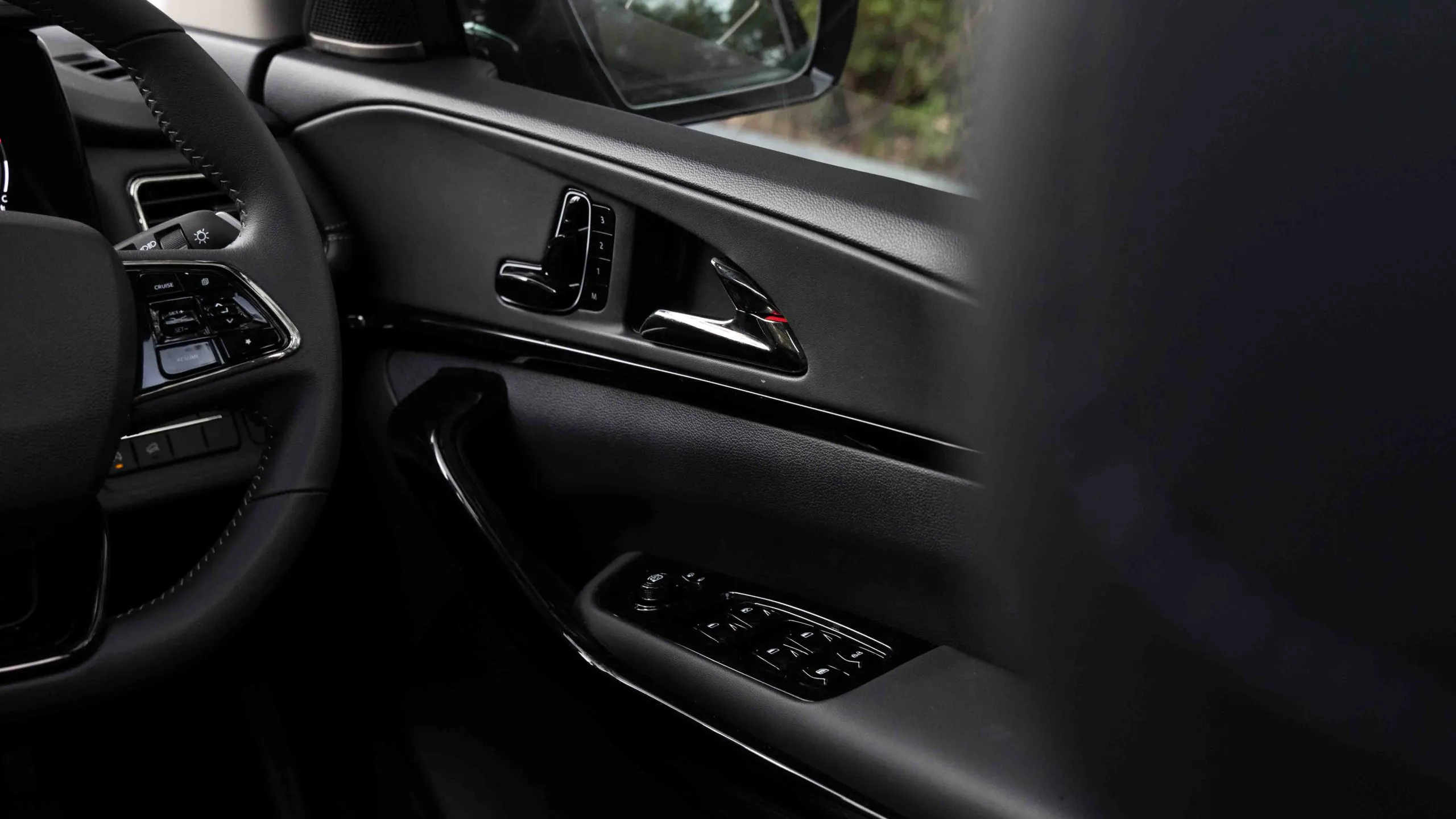 Mahindra XUV 700 Black Edition