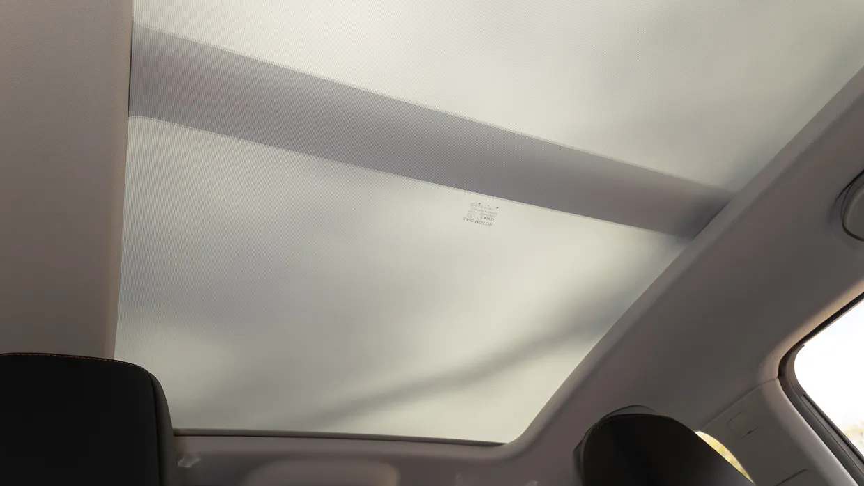 MG HS Essence 2025 interior roof