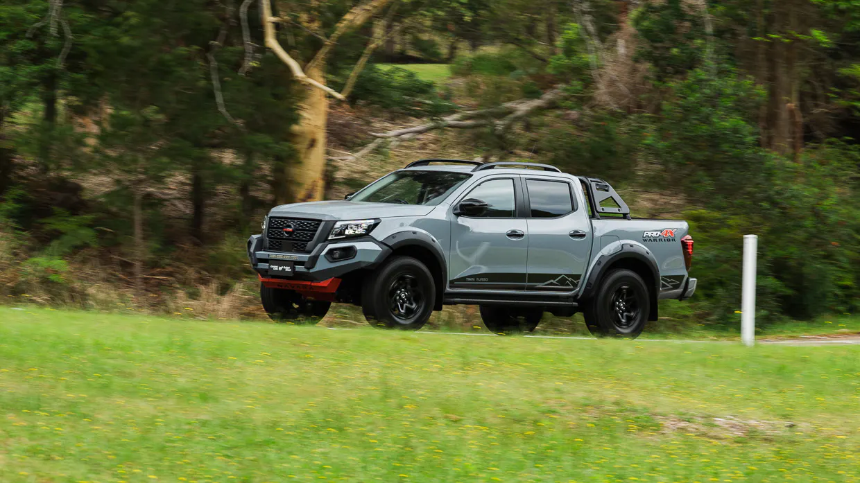 Nissan Navara Pro-4X Warrior 2025 driving front 15