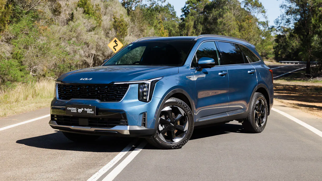 V6 axed by emissions regs! Kia Sorento and Carnival lose bent-six, move to hybrid and diesel only