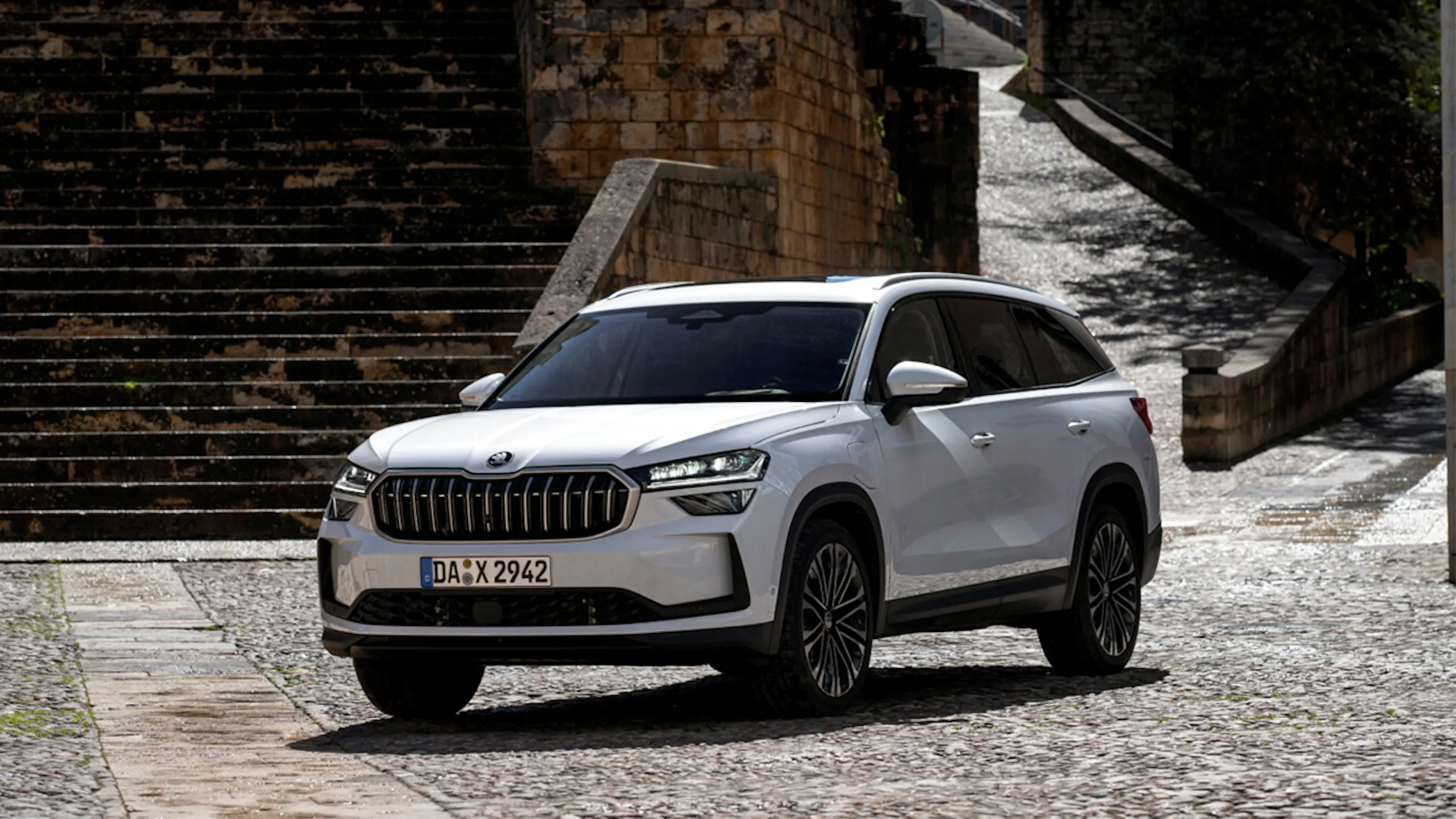 Headache for Mitsubishi Outlander PHEV and BYD Sealion 6: 2025 Skoda Kodiaq plug-in hybrid to offer 110km EV range from next year