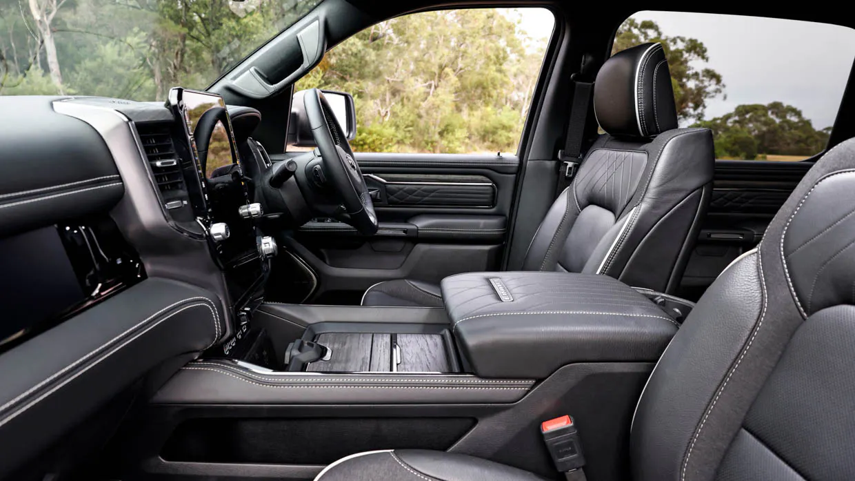 2025 Ram 1500 front seats