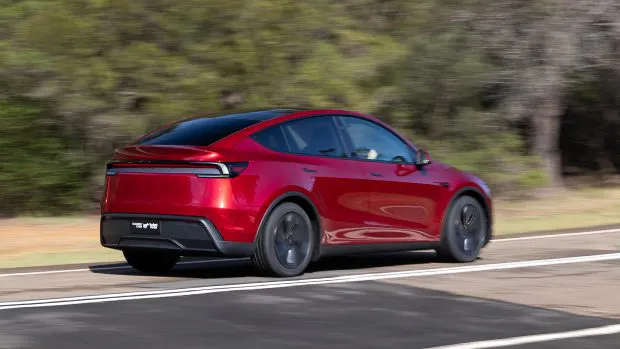 Tesla Model Y RWD 2025 driving 9