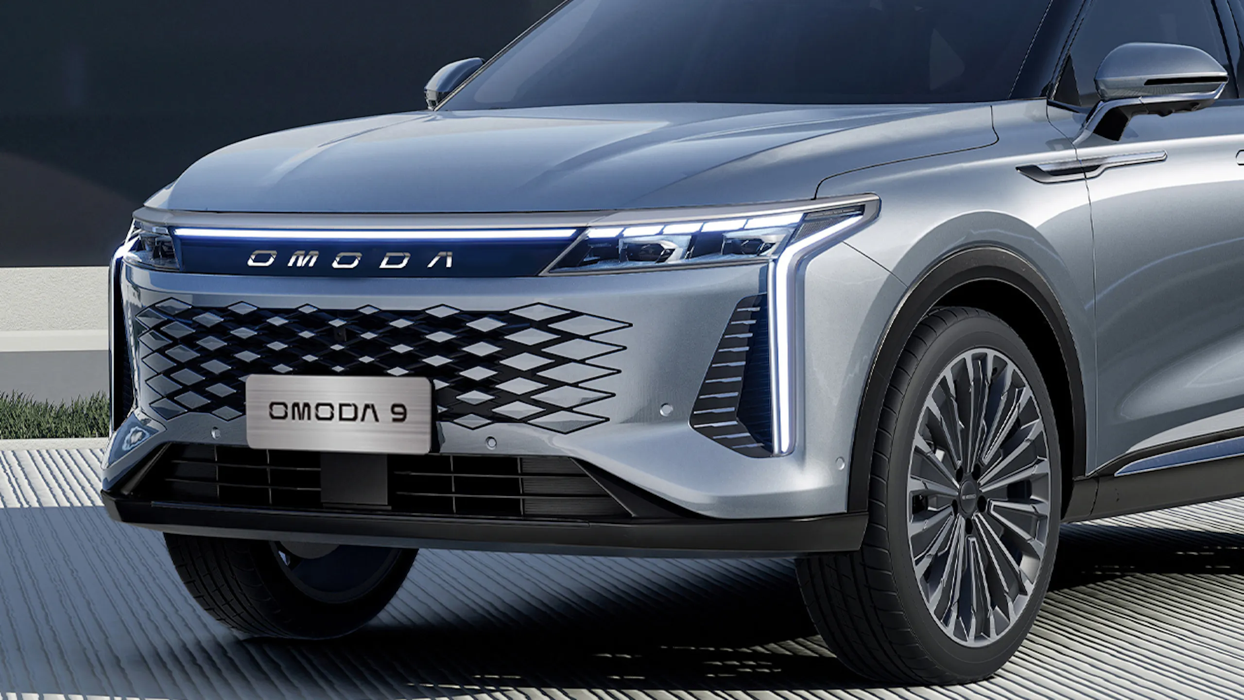 Australian plug-in ‘super hybrid’ onslaught continues with yet another rival for the Mitsubishi Outlander PHEV and BYD Sealion 6