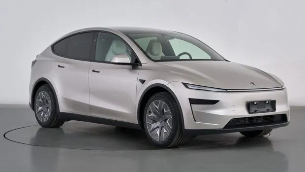 Six-seat, three-row Tesla Model Y L confirmed, under consideration for Australia