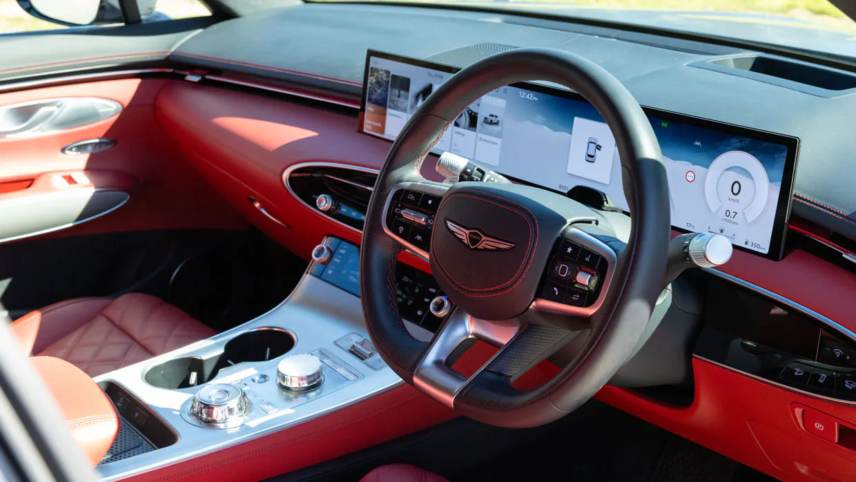 Genesis GV70 3.5 Signature Sport 2025 interior