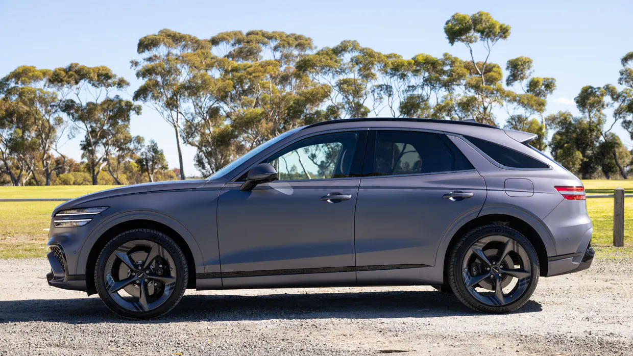 Genesis GV70 3.5 Signature Sport 2025 side