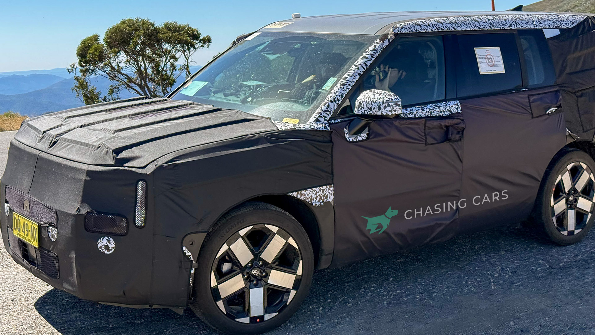 Controversial design fixed! 2027 Hyundai Santa Fe spied testing in Australia ahead of Toyota Kluger rival’s launch