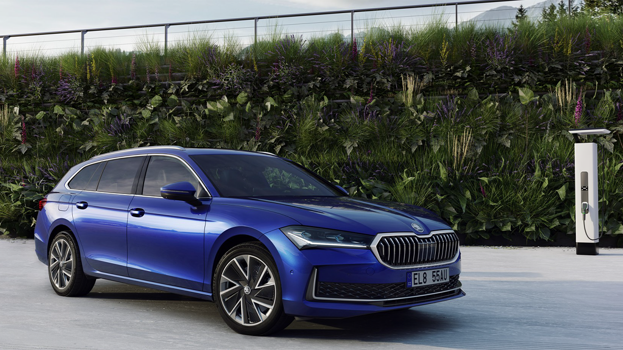 Australia’s cheapest European hybrid arrives with plug-in big brother