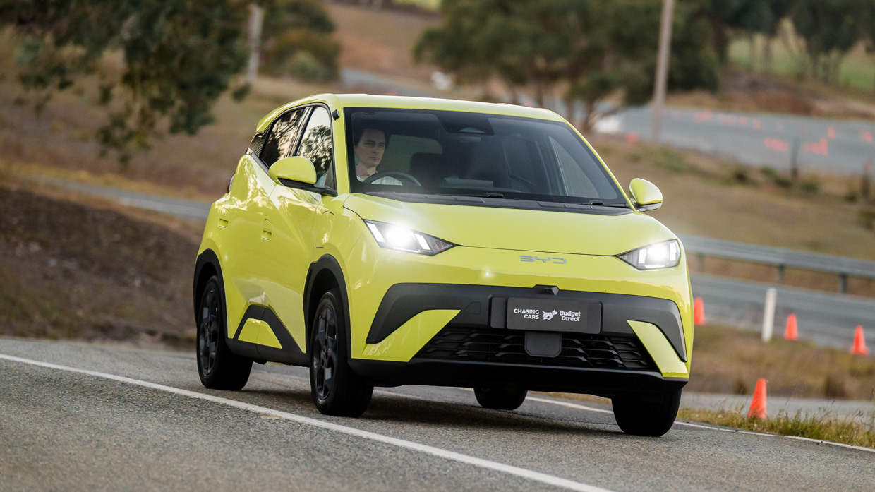 BYD almost beats Toyota in record-breaking month for new car sales