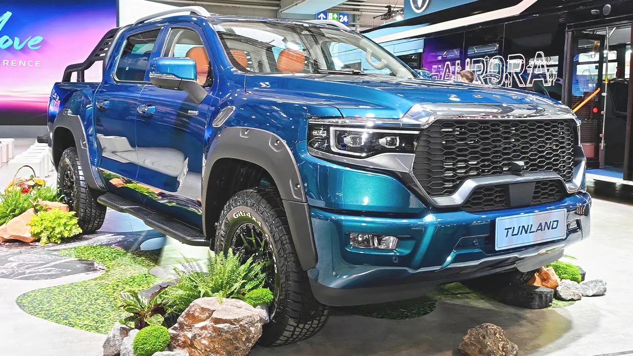 Foton Tunland PHEV 2027: BYD Shark 6 and Ranger plug-in hybrid rival unveiled with 800Nm of torque, 3.5T towing
